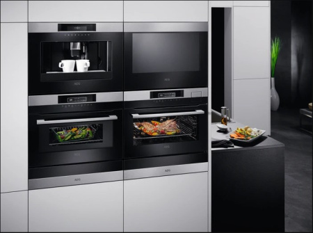 Встраиваемый духовой шкаф AEG KMR 761000 W