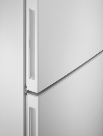 Холодильник Electrolux RNC 7ME32W2 [2, No Frost]