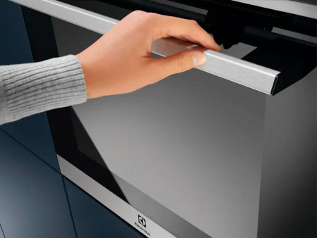 Встраиваемый духовой шкаф Electrolux EOC5E70