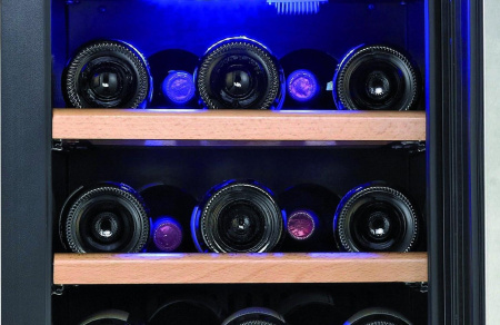 Винный шкаф Caso WineSafe 137 [1, капельное]