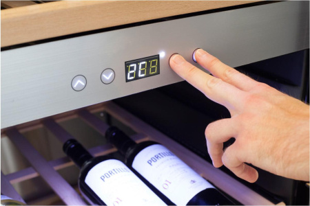 Винный шкаф Caso WineChef Pro 40 [1, No Frost]