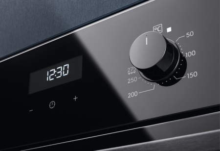 Встраиваемый духовой шкаф Electrolux OEE5C71Z