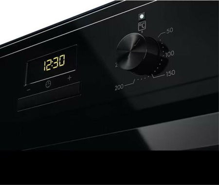 Встраиваемый духовой шкаф Electrolux EOF3H50BK