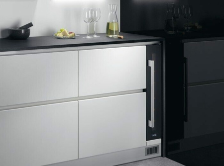 Винный шкаф AEG SWB61501DG [1, капельное]