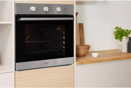Встраиваемый духовой шкаф Indesit IFW6530IX