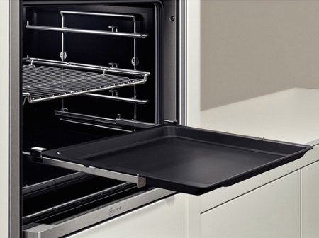 Встраиваемый духовой шкаф Neff B 58VT64N0