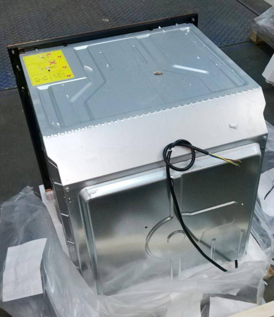 Встраиваемый духовой шкаф Smeg SFP 6604NRE