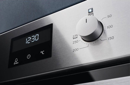Встраиваемый духовой шкаф Electrolux OEF3H70TX