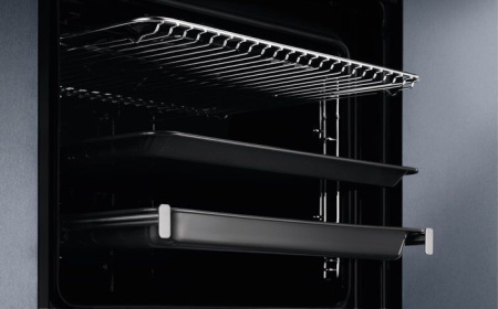 Встраиваемый духовой шкаф Electrolux EOF3H50BK