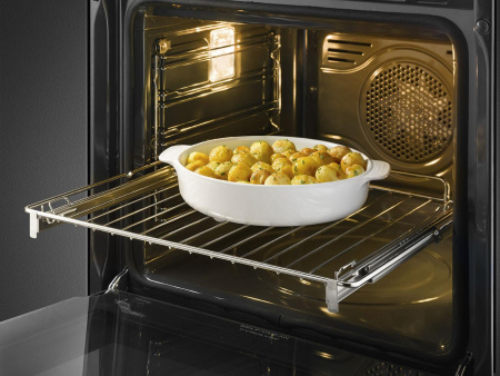 Встраиваемый духовой шкаф Smeg SFP 6106WTPS
