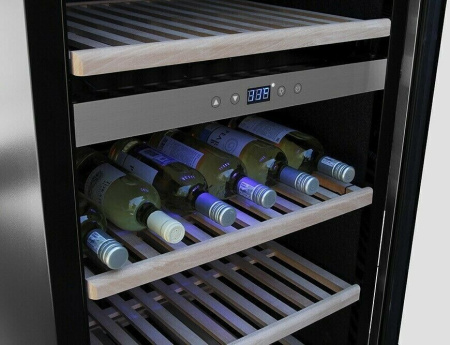 Винный шкаф Wine Craft SC-126BZ [1, капельное]