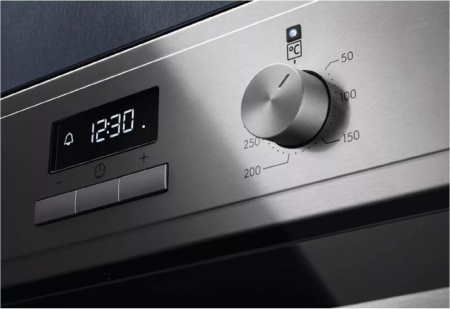 Встраиваемый духовой шкаф Electrolux EOF3H50BX