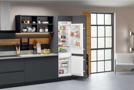 Холодильник Hotpoint-Ariston HAC18 T532 [2, No Frost]