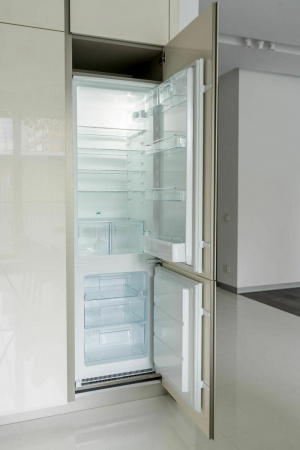 Холодильник Kuppersbusch FKG 8300.1 i