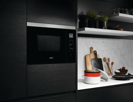 Микроволновая печь AEG MBE2658D-M