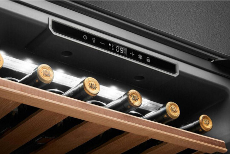 Винный шкаф Smeg CVI621NR3 [1, капельное]