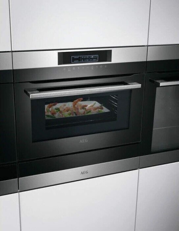 Встраиваемый духовой шкаф AEG KMR 761000 W
