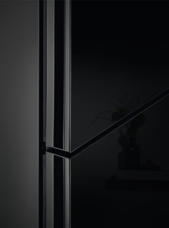 Холодильник Electrolux LNT7ME36K2 [2, No Frost]