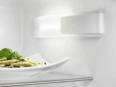 Холодильник Electrolux LRS4DF18 [1, капельное]