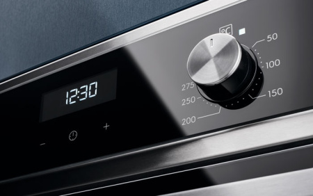 Встраиваемый духовой шкаф Electrolux EOC5E70