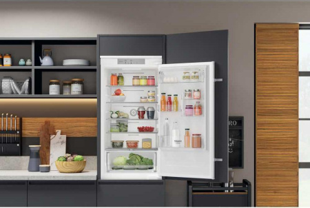 Холодильник Hotpoint-Ariston HAC18 T532 [2, No Frost]