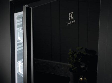 Холодильник Electrolux LNT7ME36K2 [2, No Frost]