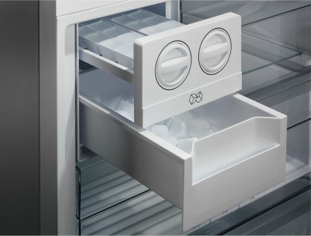 Холодильник Electrolux RNT7MF46X2 [2, No Frost]
