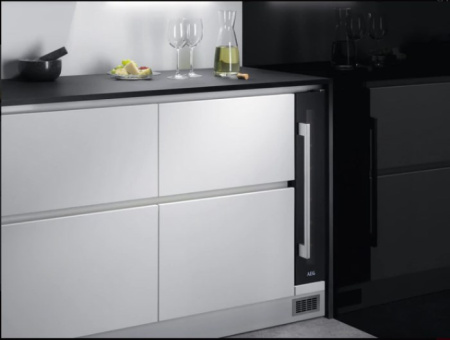 Винный шкаф AEG SWB61501DG [1, капельное]